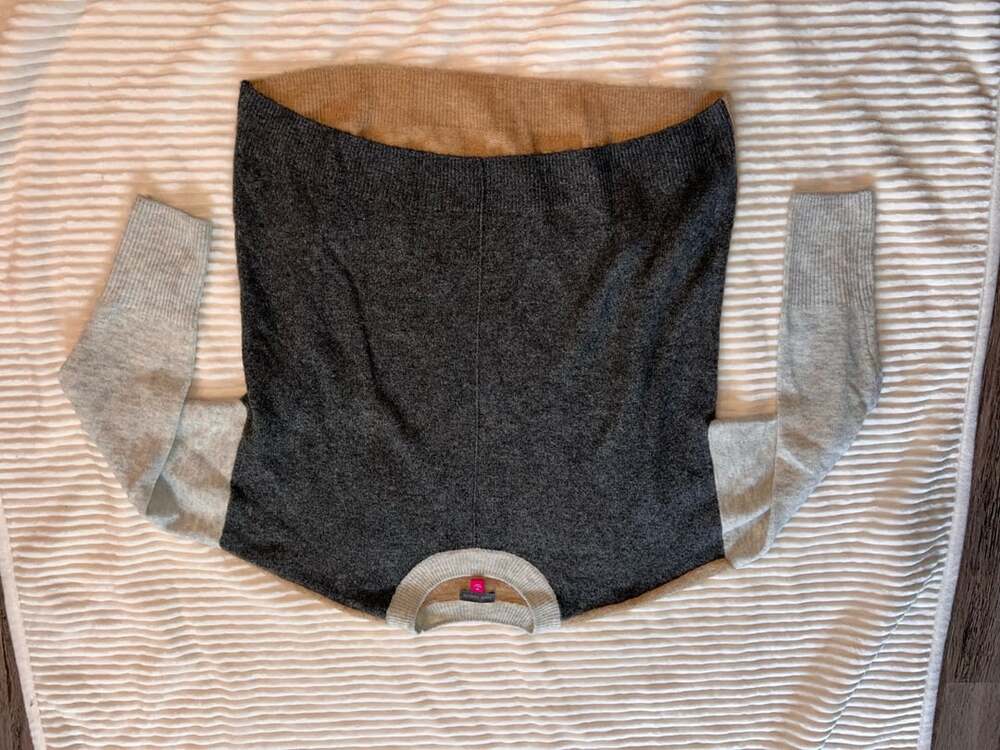 Women’s Vince Camuto Colorblock Sweater Size M Gray Brown Crew Neck Knit